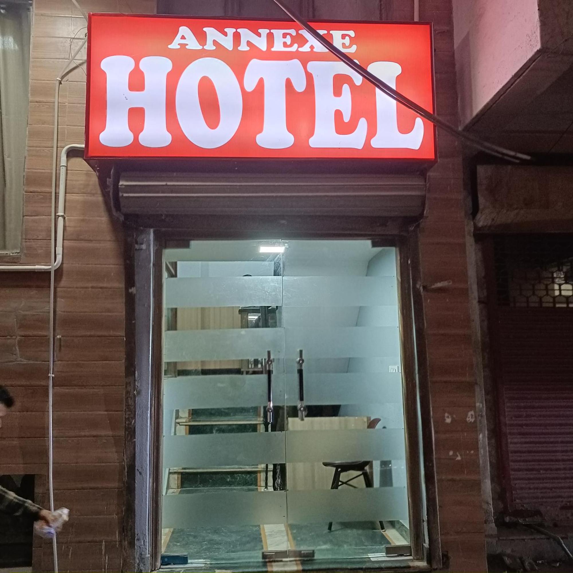 Airport Hotel Annexe New Delhi Eksteriør billede